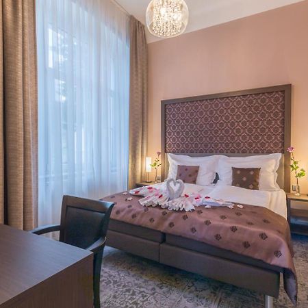 Wellness & Spa Hotel Villa Regenhart Jeseník Екстериор снимка