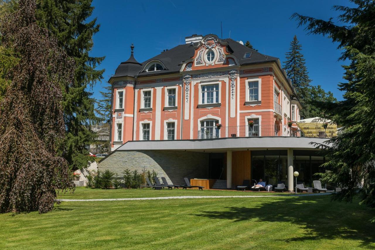 Wellness & Spa Hotel Villa Regenhart Jeseník Екстериор снимка