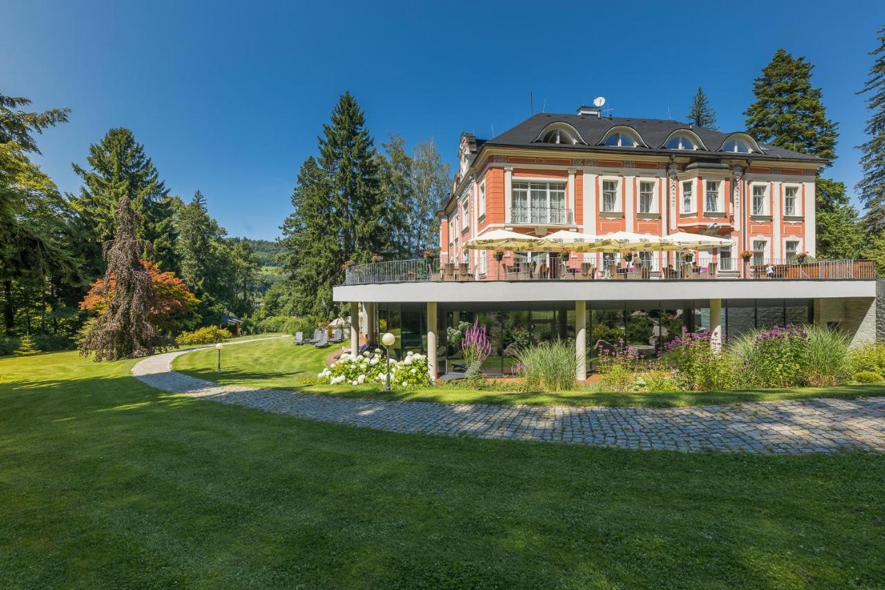 Wellness & Spa Hotel Villa Regenhart Jeseník Екстериор снимка