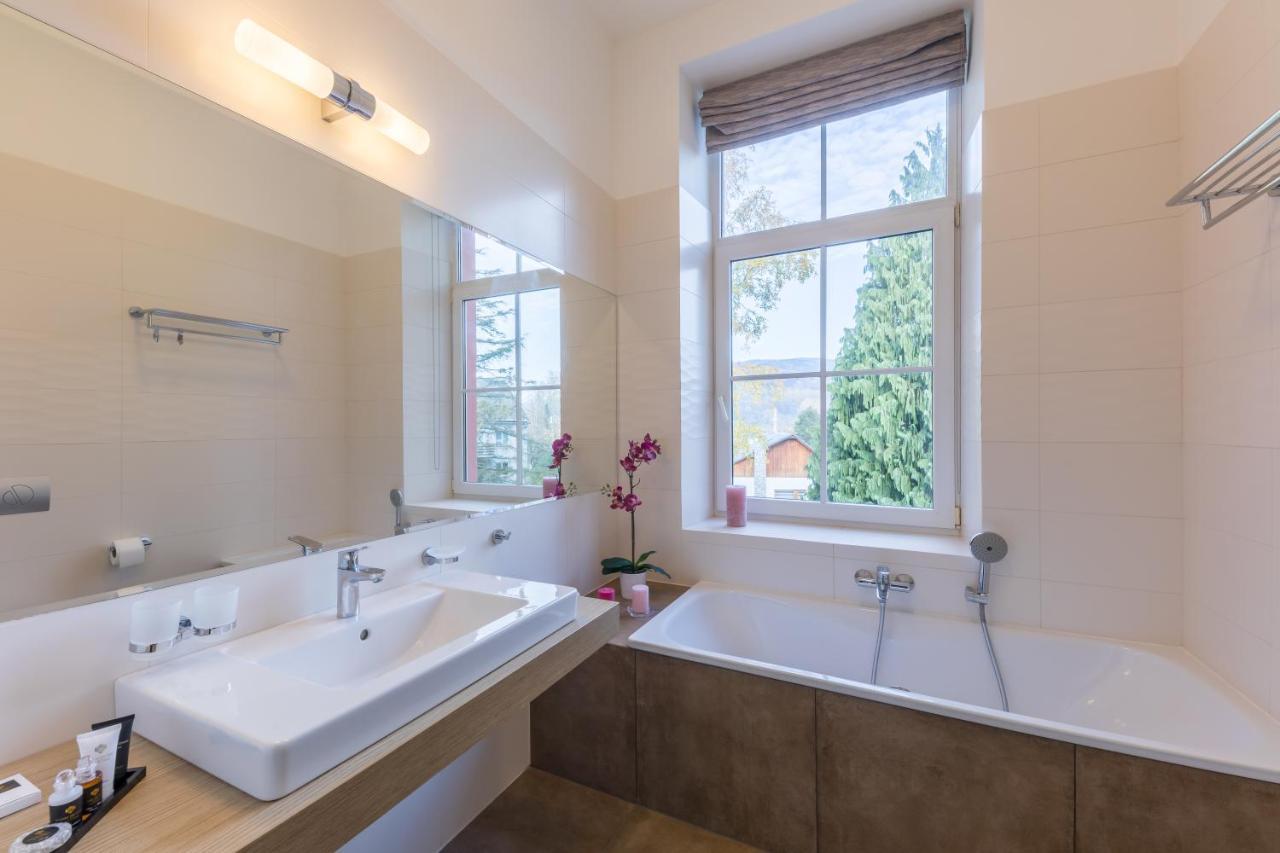 Wellness & Spa Hotel Villa Regenhart Jeseník Екстериор снимка